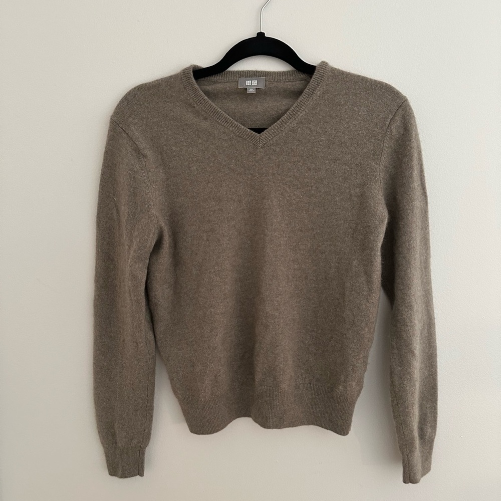Uniqlo 100% Cashmere Taupe Brown Gray Sweater